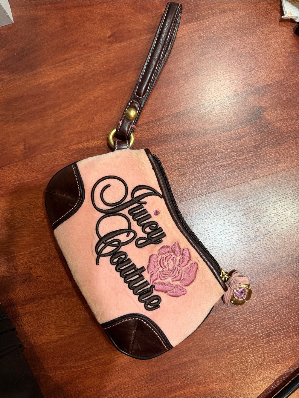 Juicy Couture Y2K dead stock authentic 
 pink and brown wristlet with charm